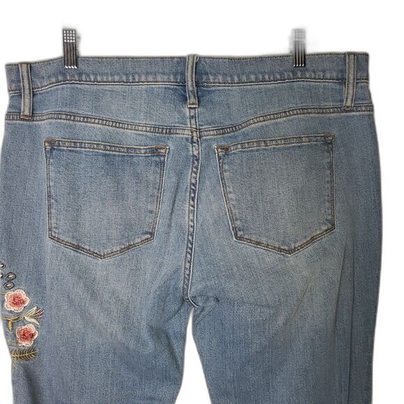 J CREW Slim Broken In Boyfriend Cropped Jeans with Floral Embroirdery Size 31P - Picture 3 of 8
